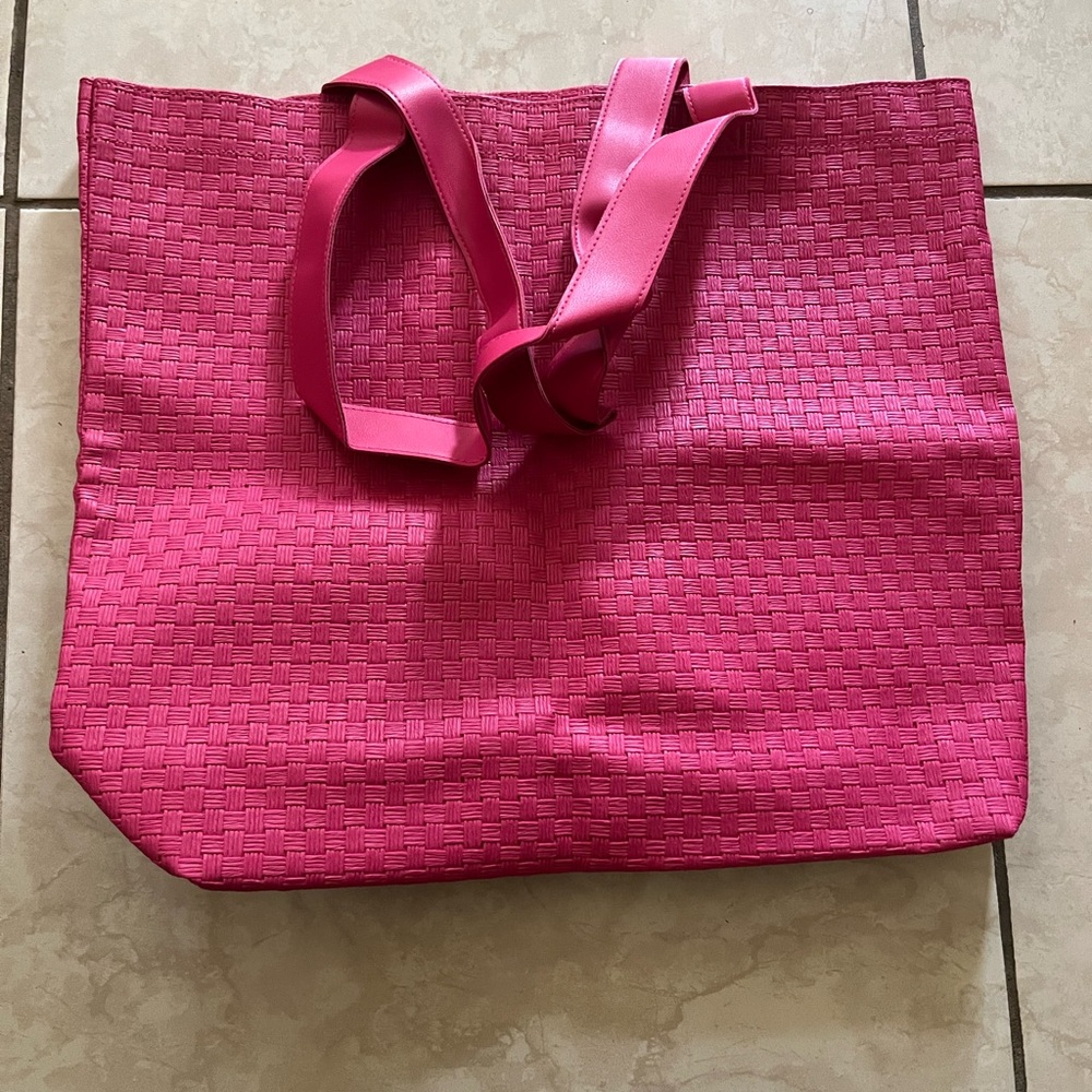 Bath & Body Works 2024 Mother’s Day Woven Tote Bag in Pink Polyvinyl Material